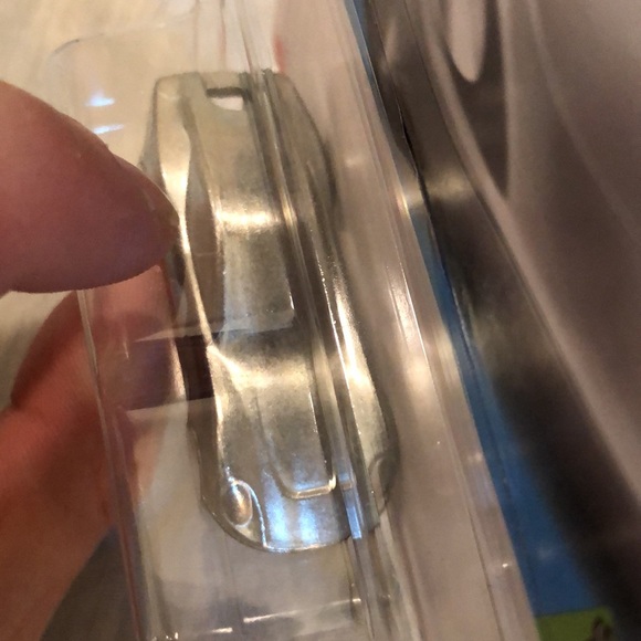 Coupe Clip Key Chain from Hot Wheels - Picture 5 of 7